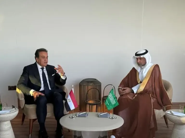 وزير الصحة يبحث مع نظيره السعودي مستجدات التعاون