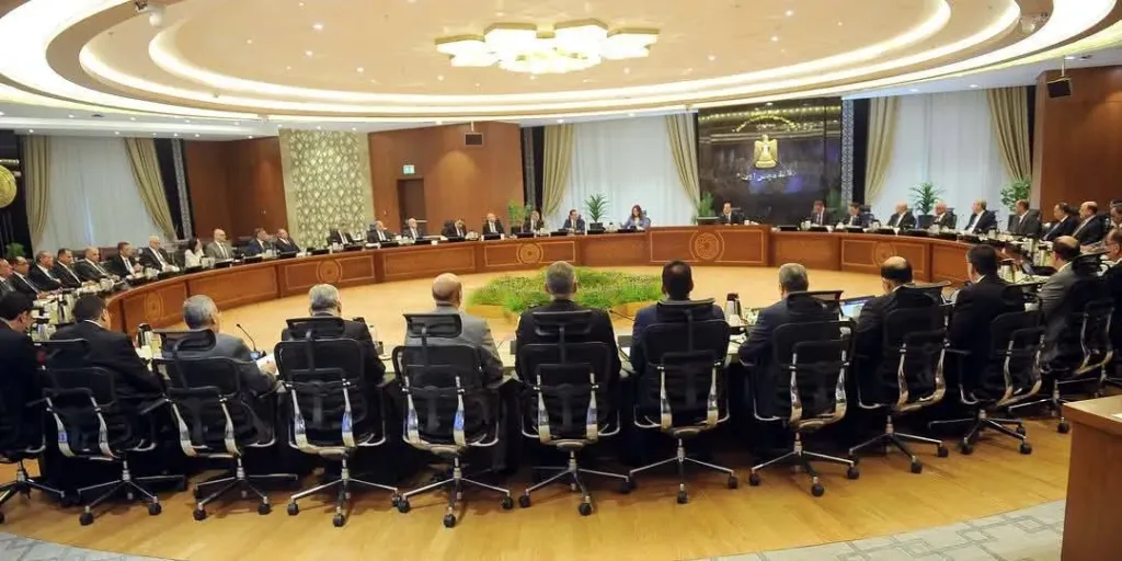 مدبولي يُكلف بالتنسيق الكامل بين المحافظين ومديري الأمن في ملفات مخالفات البناء وإزالة التعديات