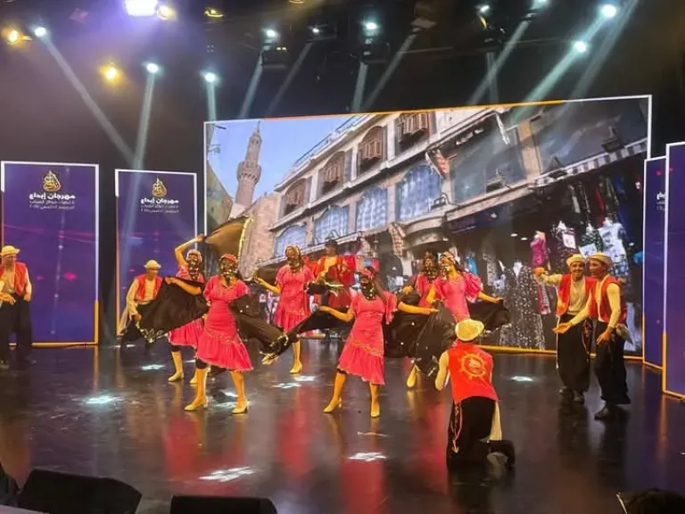 شباب الفيوم يزين مسرح وزارة الشباب والرياضة بلوحة ”الموال الصعيدي ”وتابلوه ”ريا وسكينة”
