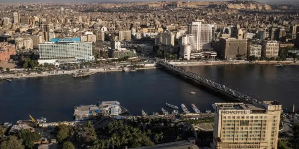 ”فيتش” تتوقع تحسن كبير في مؤشرات الاقتصاد المصر وخفض الدين العام لـ 50% خلال عام 2034
