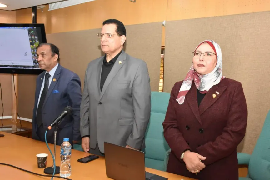 مكتبة مصر العامة بدمنهور تنظم دورة اساليب التفكير وصناعة القرار