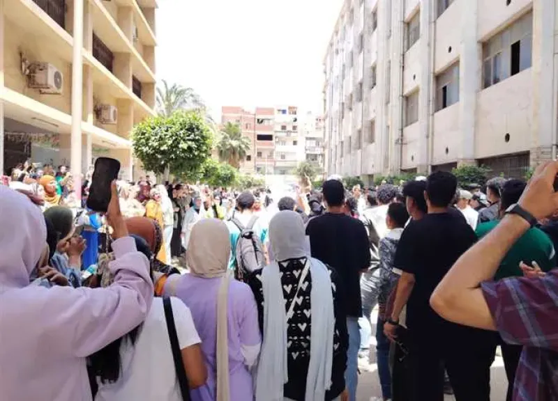 تحت شعار  « حق روان مش هيضيع» .. انطلاق مظاهرات طلابية حاشد بجامعة الزقازيق