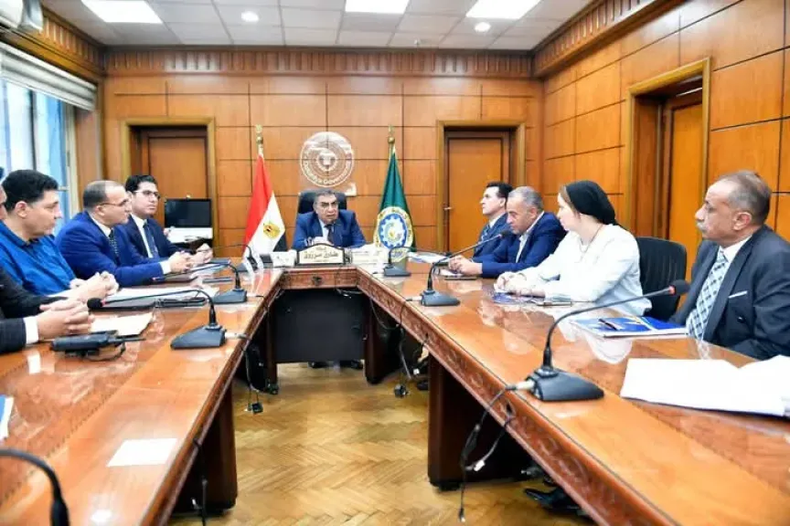 محافظ الدقهلية يعقد اجتماعًا بمشاركة المستثمرينة بشأن منح حق الانتفاع لـعدد 13 قطعة أرض كفرص استثمارية بمدينة جمصة