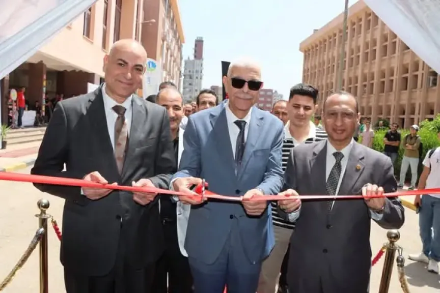 رئيس جامعة المنوفية يفتتح المعرض السنوي الرابع عشر لكلية الهندسة الإلكترونية بمنوف