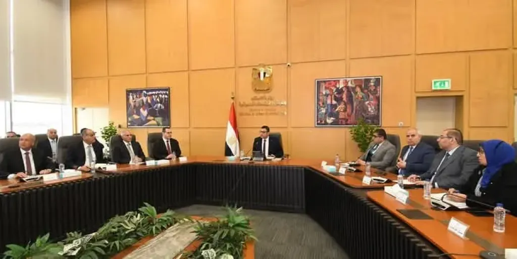 وزير الإسكان يعقد اجتماعًا للجنة التنسيقية العليا ويصدر حزمة من التكليفات والتوجيهات لرؤساء أجهزة المدن الجديدة