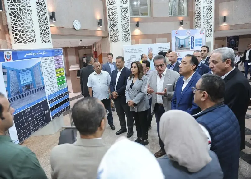 وزير الصحة يستعرض مشروعات الوزارة والخريطة الصحية بالغربية