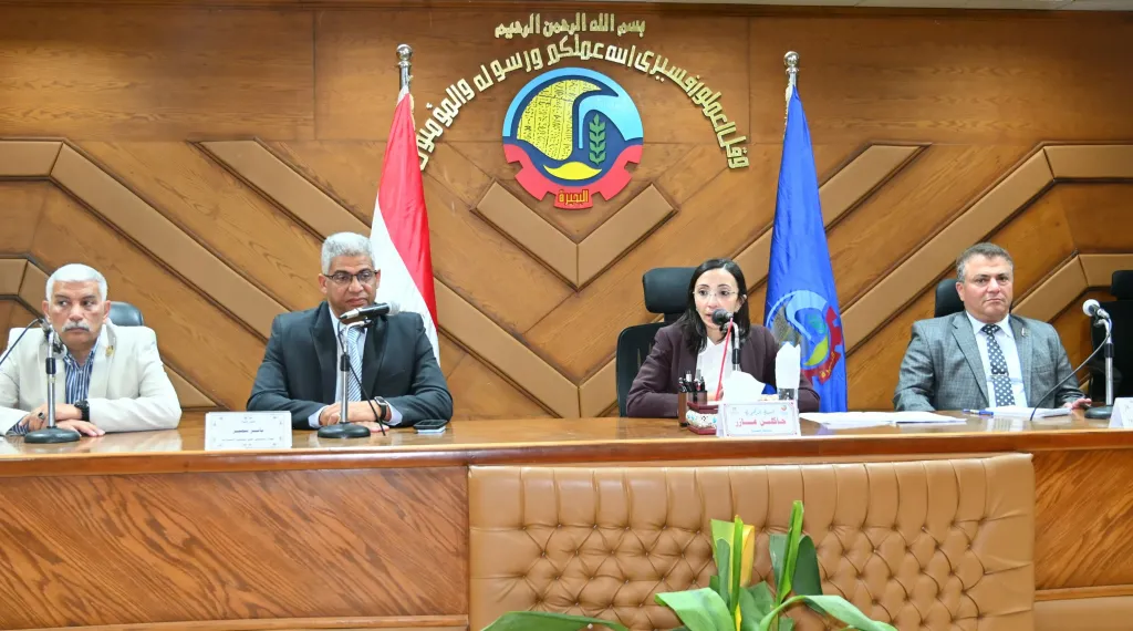 محافظ البحيرة تعقد اجتماعًا موسعًا لتكثيف جهود التوعية وزيادة معدلات توريد القمح المحلى