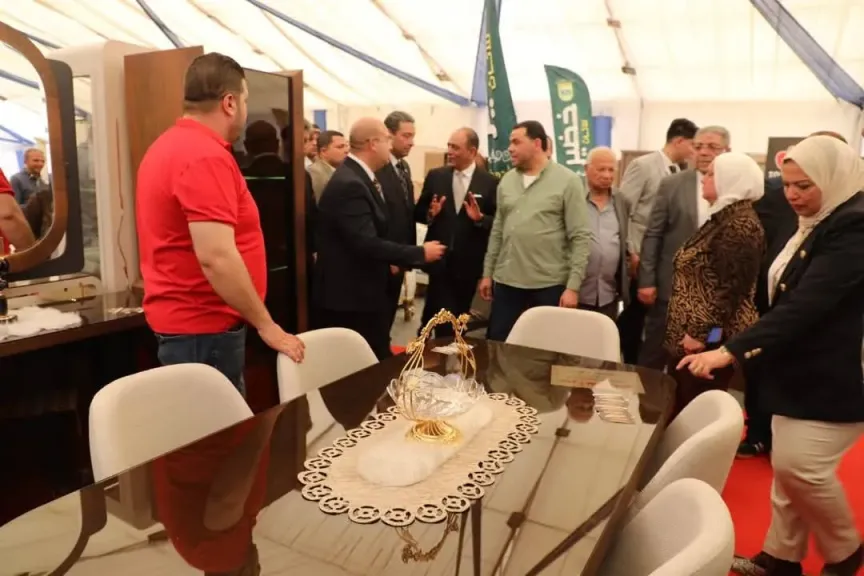 نائب محافظ الجيزة يفتتح معرض اثاث دمياط بأرض المطاحن بحي بولاق الدكرور