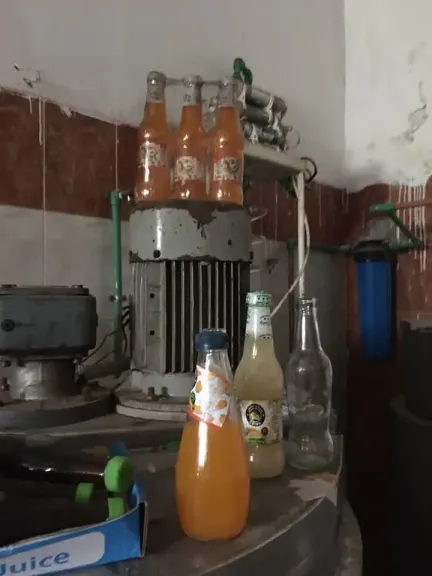 ضبط مصنع ”بير سلم” يقلد مشروبات سبيروسباتس بالغربية..صور