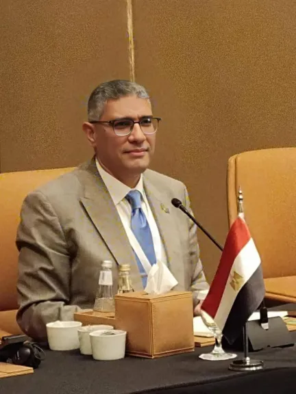النجار: إعادة تخطيط المناطق العشوائية وغير الآمنة ونقل مواطنيها لإسكان حضاري