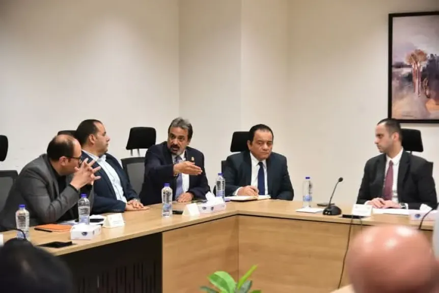 نائب وزير الصحة يتابع ميكنة خدمات الغسيل الكلوي ومشروع الرعايات والحضانات