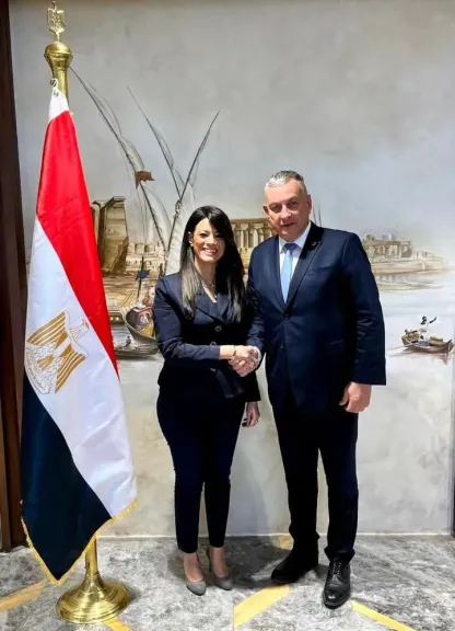وزيرة التخطيط تلتقي المفوض الأوروبي للشراكات الدولية لبحث سبل تعزيز العلاقات الاقتصادية مع «فريق أوروبا»