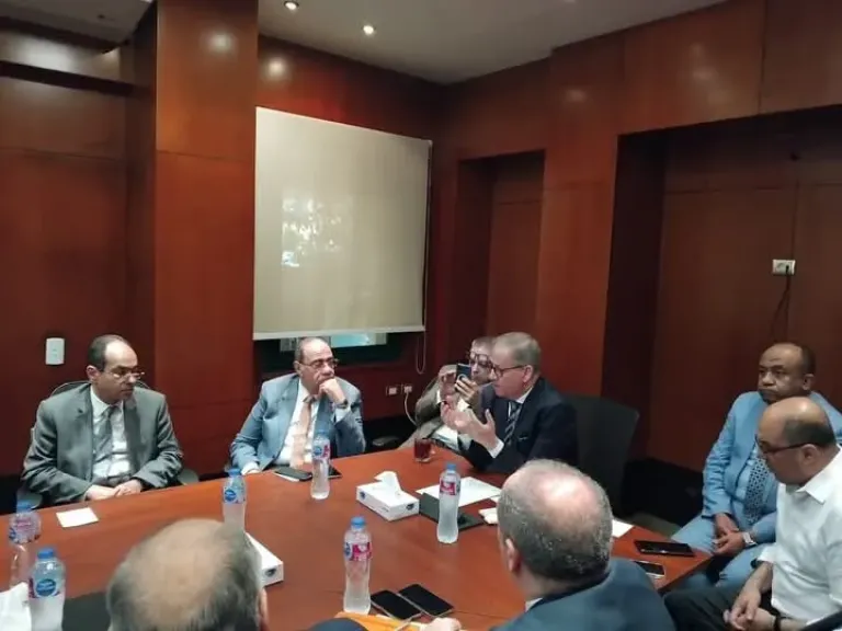 اجتماع استثنائي للهيئة العامة للتأمين الصحي الشامل مع نواب بورسعيد والمجلس الطبي الاستشاري لتطوير المنظومة الصحية