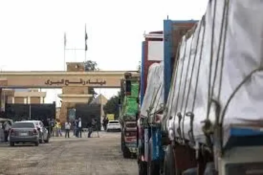 الاحتلال يستهدف أهالي حاولوا الوصول إلى 30 شاحنات مساعدات