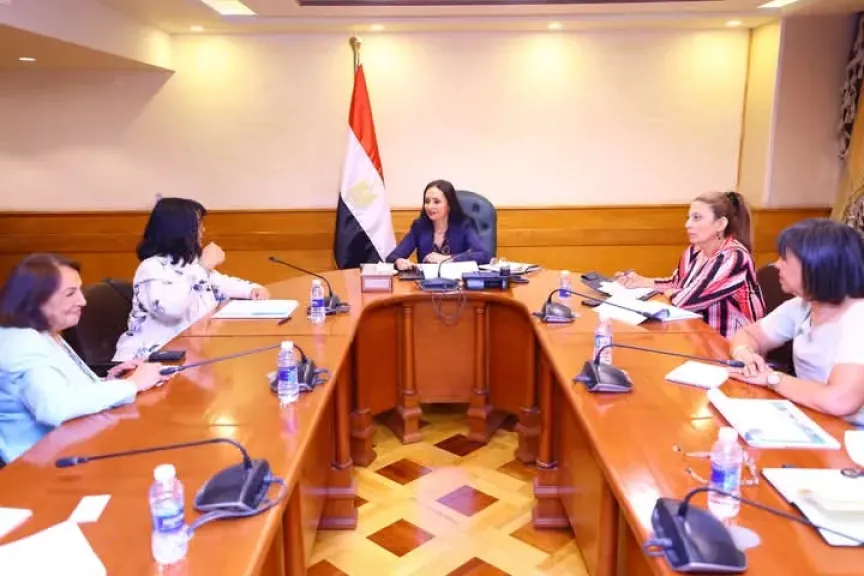 وزيرة التضامن الاجتماعي تبحث تعزيز الشراكة بين صندوق دعم الصناعات الريفية والبيئية ومؤسسة دلتا لريادة الأعمال المجتمعية