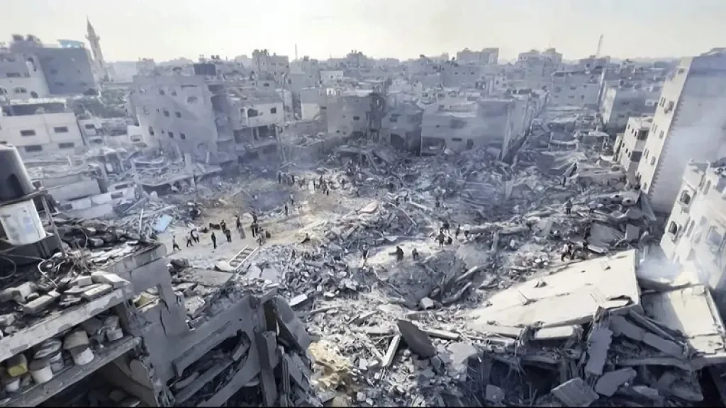 تصعيد غير مسبوق في غزة .. واستهداف مباشر للمدنيين في عدة مناطق