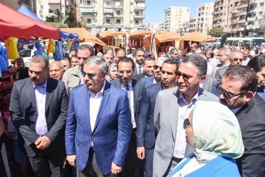 وزير التموين ورئيس جهاز مستقبل مصر ومحافظ الإسكندرية يتفقدون سوق اليوم في أبو يوسف بالعجمي بالإسكندرية