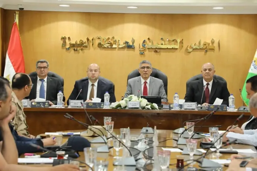 محافظ الجيزة يناقش خطة العمل خلال عيد الأضحى المبارك
