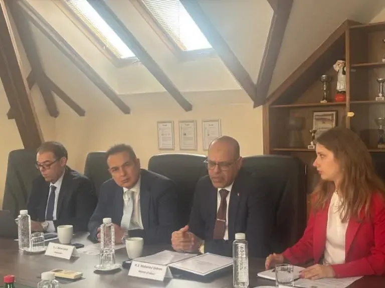 ︎وزير العمل يواصل لقاءته في صربيا ويعقد إجتماعًا مع مدير هيئة التوظيف الوطني الصربية