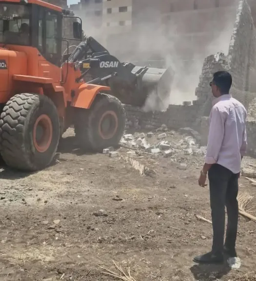 محافظة الجيزة تزيل 13 حالة بناء مخالف بمنطقة كفرة نصار بحي الهرم