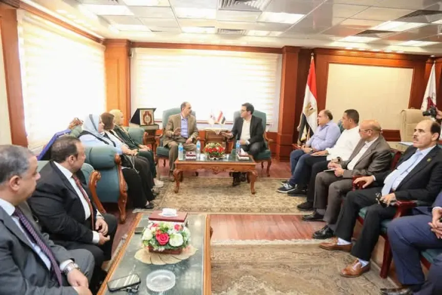 وزير الثقافة ومحافظ سوهاج يتفقدان “قصر ثقافة سوهاج” ويبحثان مع أعضاء مجلسي النواب والشيوخ سُبل الانتهاء من تطويره ورفع كفاءته خلال العام المالي الجديد