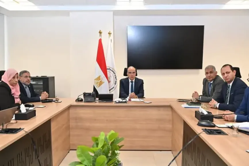 وزير الموارد المائية والري يتابع حالة مجري نهر النيل وفرعيه ومجهودات إزالة التعديات واستلام أراضي طرح النهر