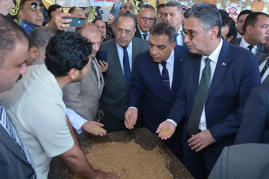 وزير التموين يتفقد عدد من المنشآت التموينية والمشروعات المقامة فى الدقهلية
