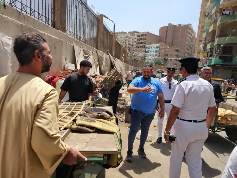 المحافظة تعيد الانضباط بشوارع عز الدين عمر والثلاثيني بالطالبية
