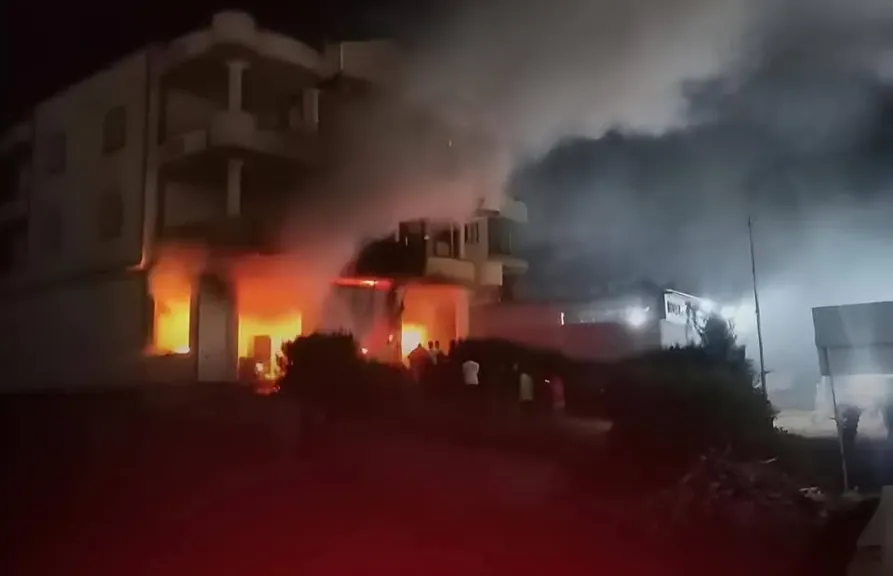 السيطرة على حريق هائل بمعرض أجهزة كهربائية في الغربية دون خسائر فى الأرواح