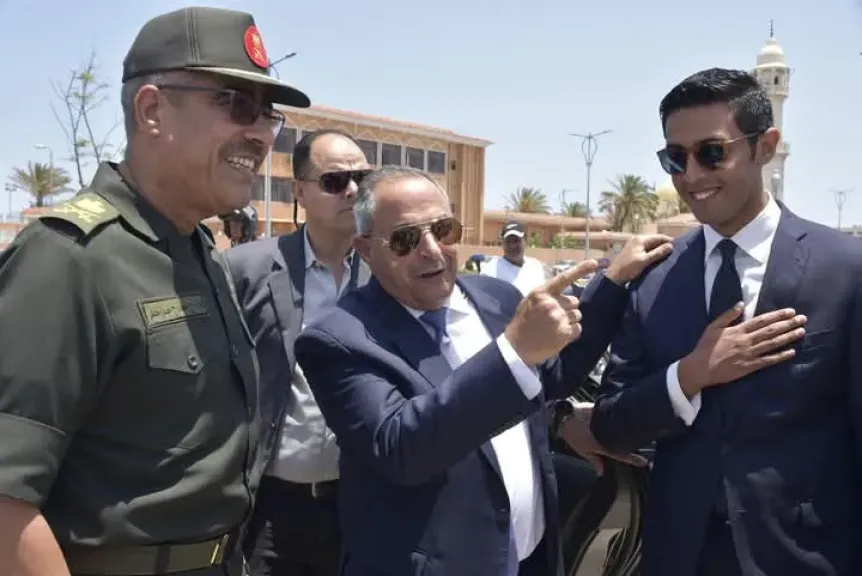 محافظ بورسعيد وقائد الجيش الثاني الميداني يتفقدان مقابر الشهداء بعد الانتهاء من أعمال تطويرها