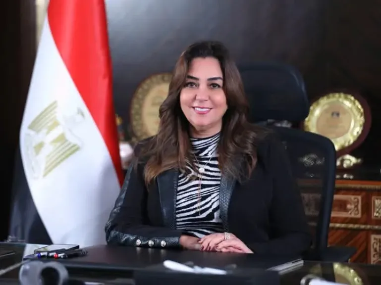 وزيرة التنمية المحلية تتابع مع السادة المحافظين تطورات الوضع في المحافظات خلال أول أيام عيد الأضحي المبارك