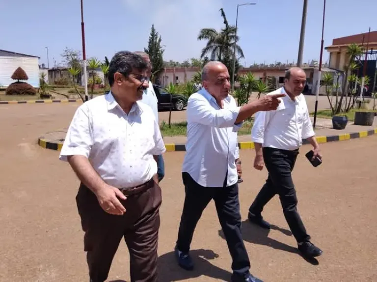 وزير الكهرباء والطاقة المتجددة يقضي ثالث أيام عيد الأضحى المبارك مع العاملين فى محطة توليد كهرباء أبو قير الجديدة بمحافظة الاسكندرية