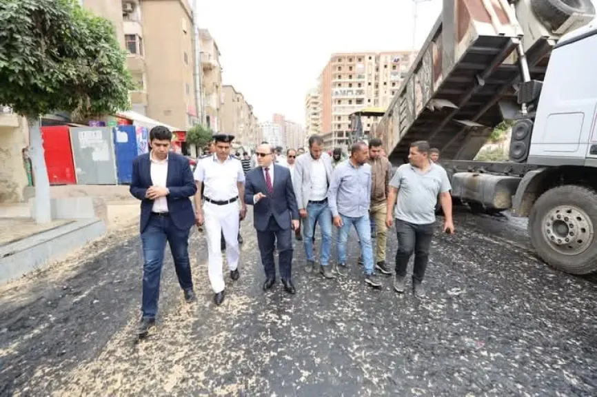محافظ كفر الشيخ يتابع أعمال رصف عدد من شوارع عاصمة المحافظة