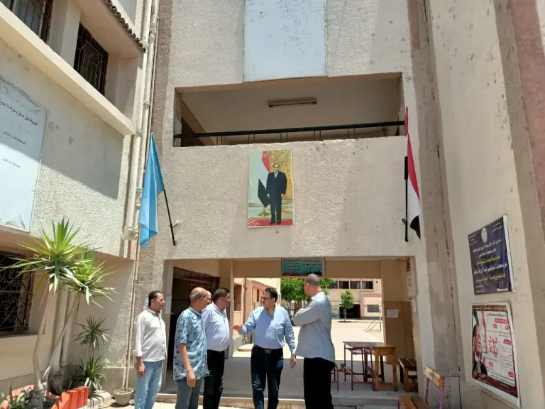 قبل ماراثون الثانوية العامة..وكيل تعليم الغربية يتفقد لجان إدارة شرق طنطا التعليمية