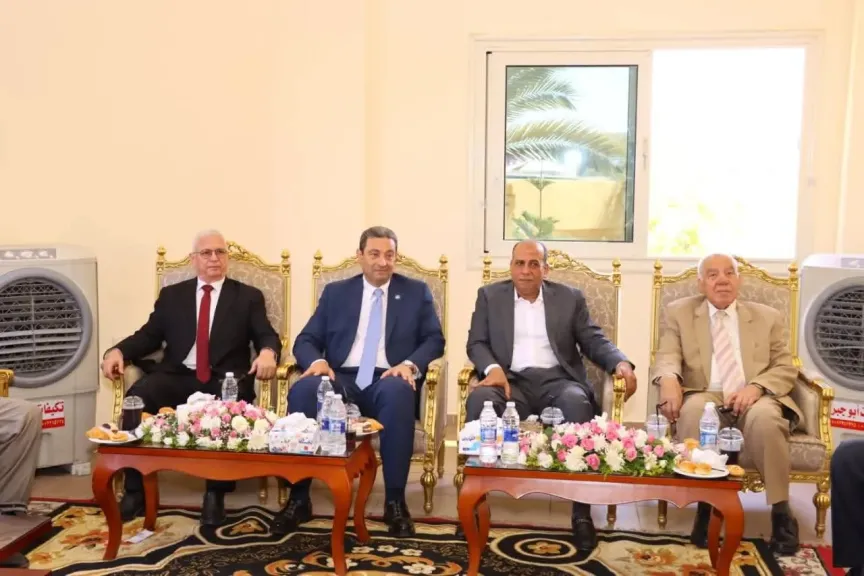 محافظ دمياط يرأس لجنة المناقشة مشروعات تخرج الدفعة الرابعة بمعهد راية العالى للإدارة والتجارة الخارجية