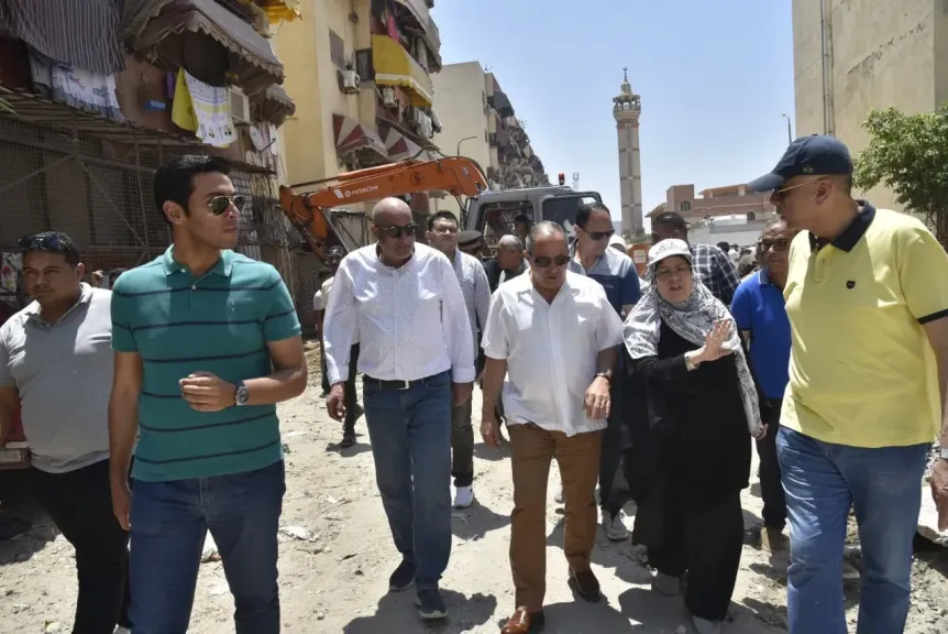 محافظ بورسعيد يتابع ميدانيًا انطلاق أعمال تطوير منطقة الصفوة بحي الزهور