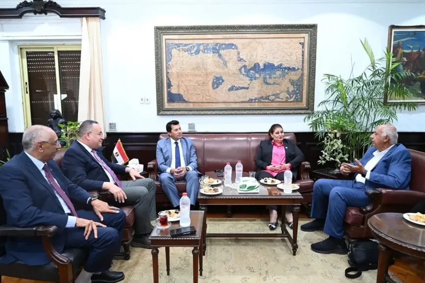 ︎وزير الشباب والرياضة يجتمع مع قيادات جامعة الإسكندرية والمؤسسة العلمية للقلب والشرايين لبحث التعاون في التوعية بالموت القلبي المفاجئ في القطاع الرياضي