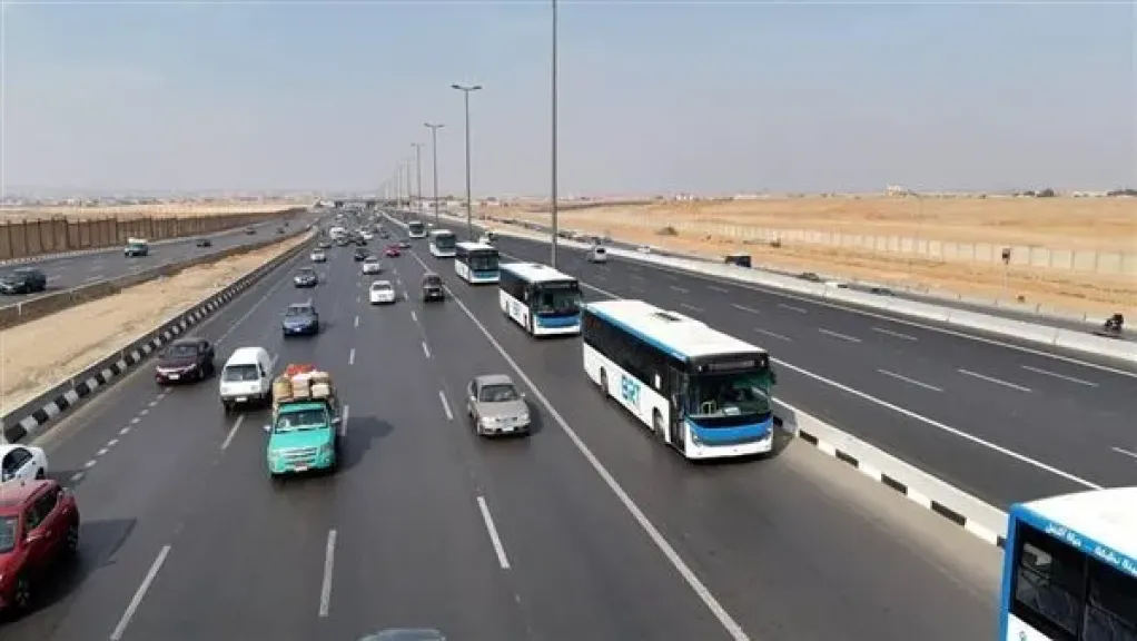 غلق كلى بطريق الواحات لتركيب كمرة معدنية بكوبرى زويل ضمن مشروع الأتوبيس الترددى