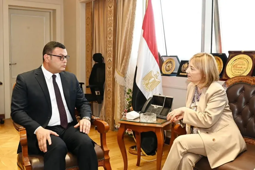 ‏وزير الإسكان يستقبل نائبة رئيس بنك الاستثمار الأوروبي لمتابعة مجالات التعاون المشترك في مشروعات مياه الشرب والصرف الصحي
