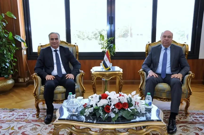 وزير الطيران المدني يلتقي رئيس جهاز حماية المستهلك لبحث سبل التعاون المشترك بين الجانبين