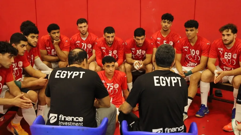 نبيل خشبة رئيسا للبعثة.. منتخب الشباب لكرة اليد يغادر لخوض بطولة العالم ببولندا