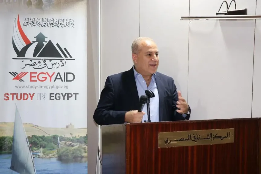سفير مصر في الرباط يلتقي بأعضاء الجالية المصرية في المغرب