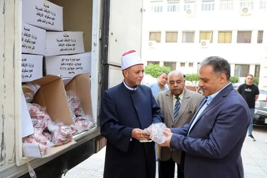 محافظ الشرقية يشهد تسلّم أُولى دفعات لحوم صكوك الأضاحي لهذا العام