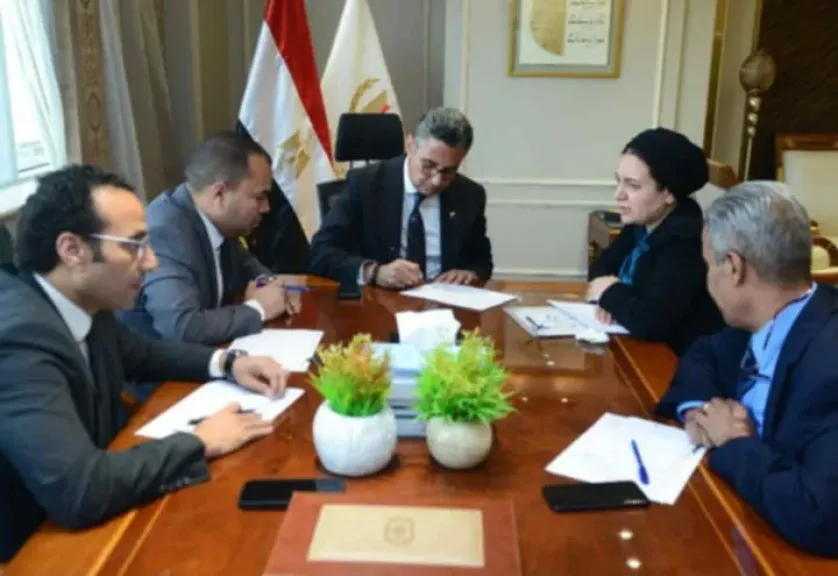 وزير التموين يلتقي بعدد من أعضاء مجلسي النواب والشيوخ
