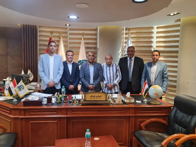 عباس صابر يستقبل الدكتور احمد عاطف لبحث سبل التعاون والاستفادة من الخبرات النقابية ونقلها للنقابيين بقطاع البترول