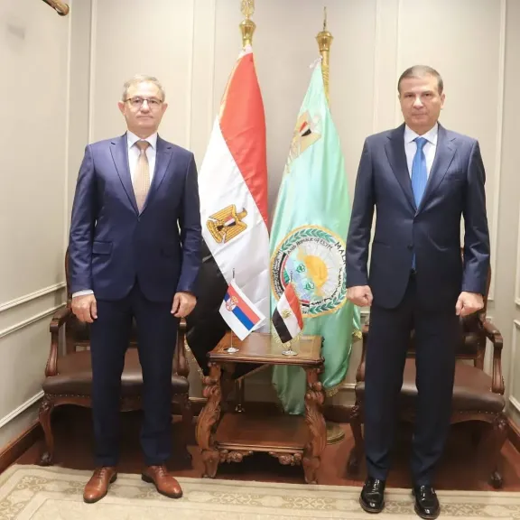 وزير الزراعة يبحث مع نظيره الصربي تعزيز التعاون الزراعي والأمن الغذائي في البلدين