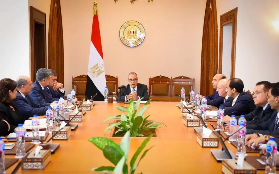وزير الخارجية والهجرة يعقد اجتماعًا مع قيادات وأعضاء مركز القاهرة الدولي لتسوية النزاعات وحفظ وبناء السلام