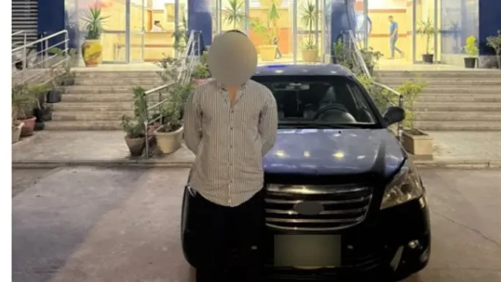رفضت إلغاء الرحلة بالتطبيق..  القبض على سائق تعدى على سيدة في الشروق