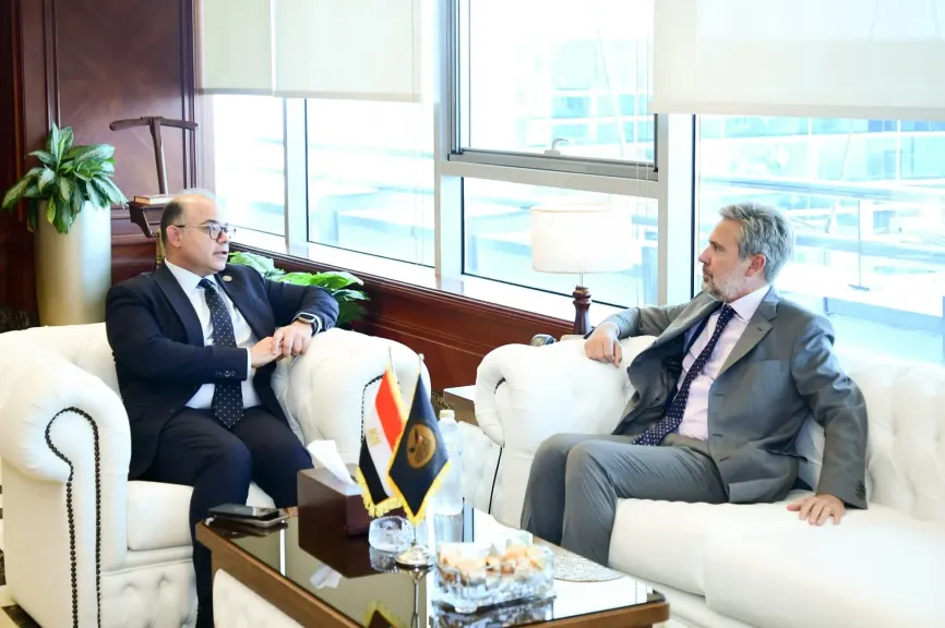 رئيس هيئة الرقابة المالية يلتقي السفير الإيطالي ويستعرض جهود تطوير القطاع المالي غير المصرفي وفرص الشراكة