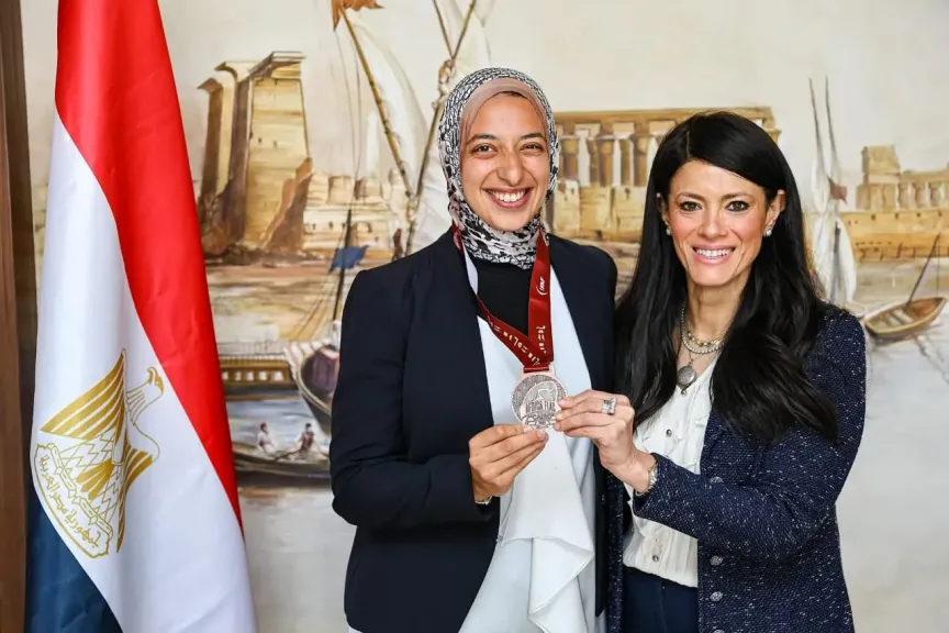 وزيرة التخطيط تُشارك في الاحتفال بـ «اليوم الأولمبي» وتُكرم لاعبة مصر بعد فوز منتخب السيدات بالميدالية البرونزية لأول بطولة أفريقية لـ «كرة القدم الأمريكية للعلم»